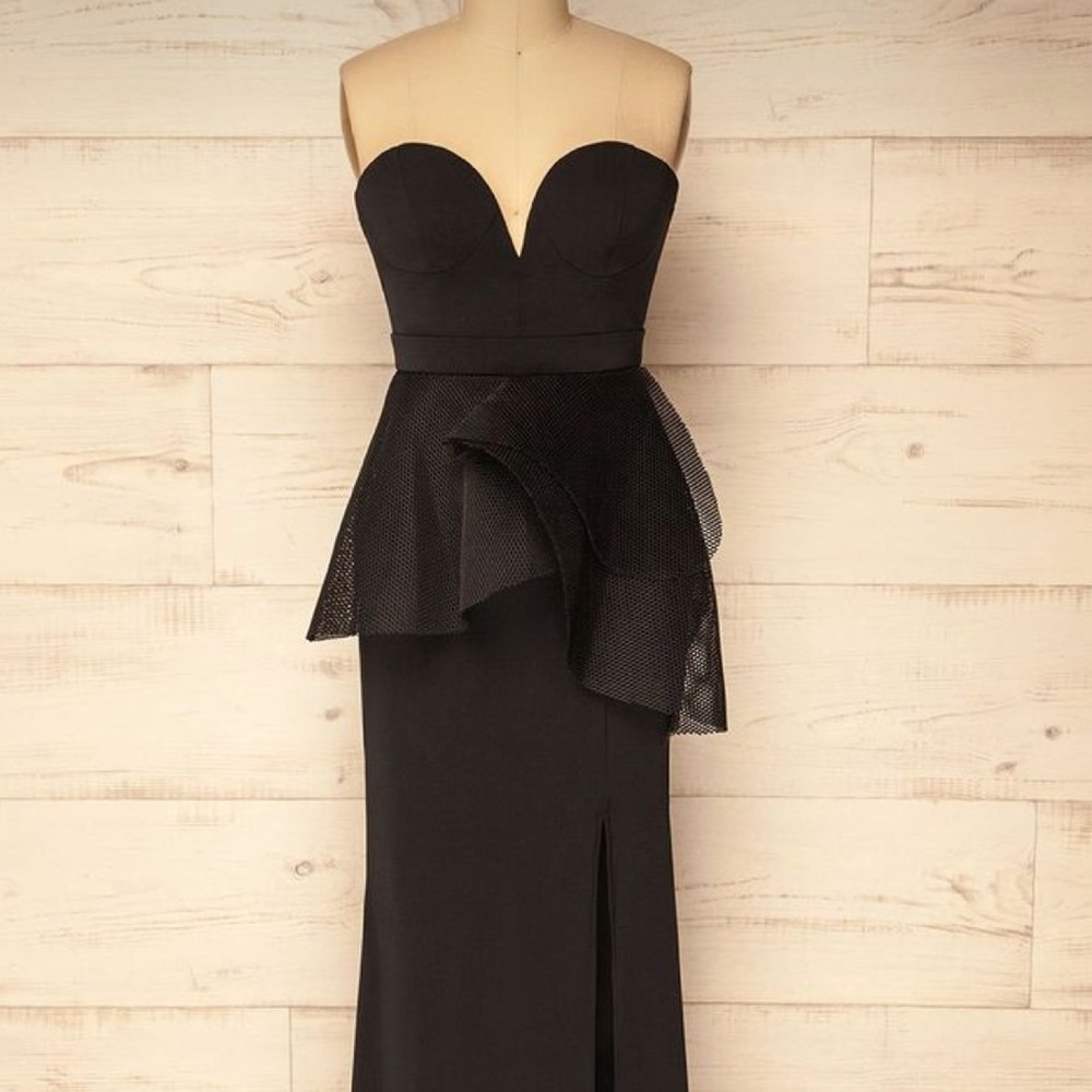 Gorgeous unique black evening gown